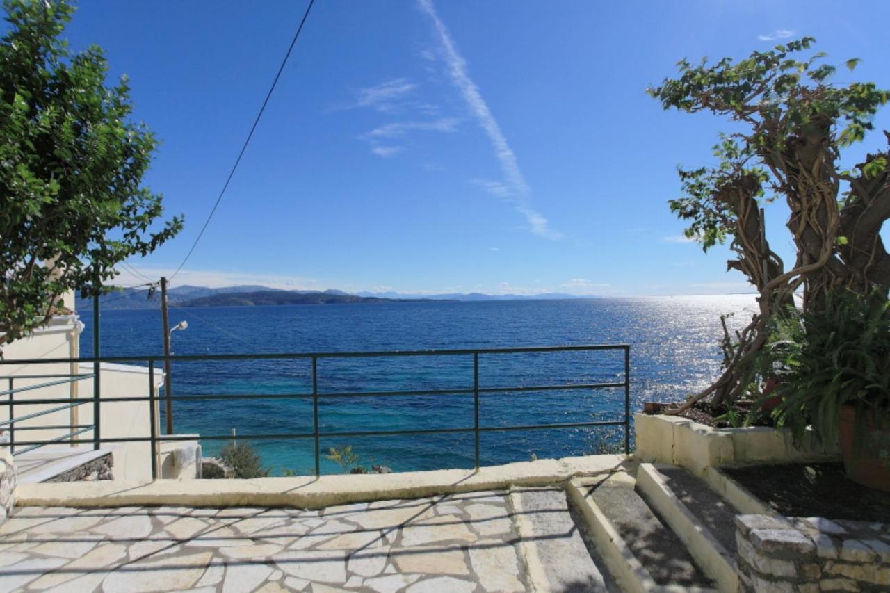 Sea Front Studio Alexandra Nisaki  ภายนอก รูปภาพ