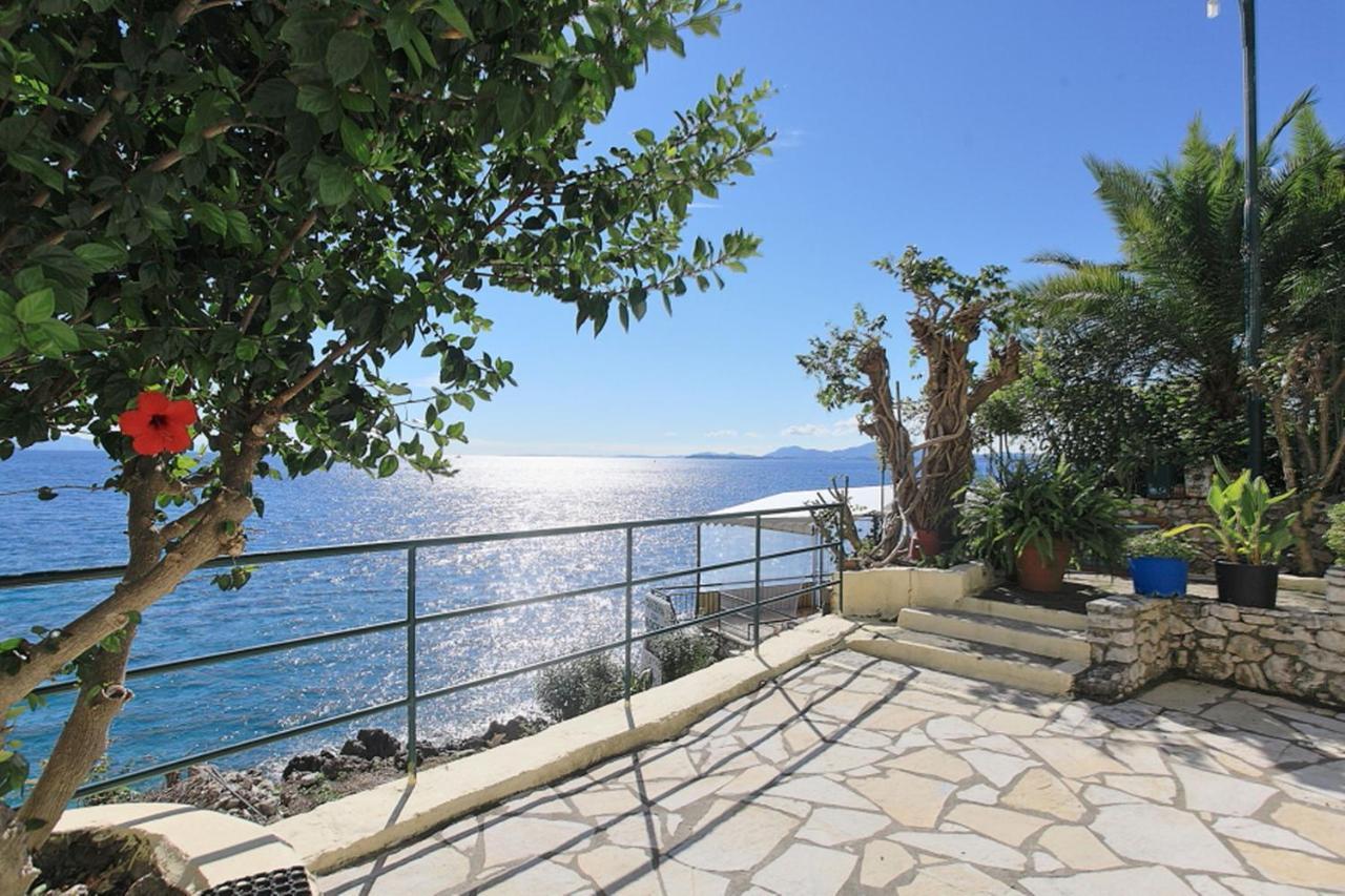 Sea Front Studio Alexandra Nisaki  ภายนอก รูปภาพ